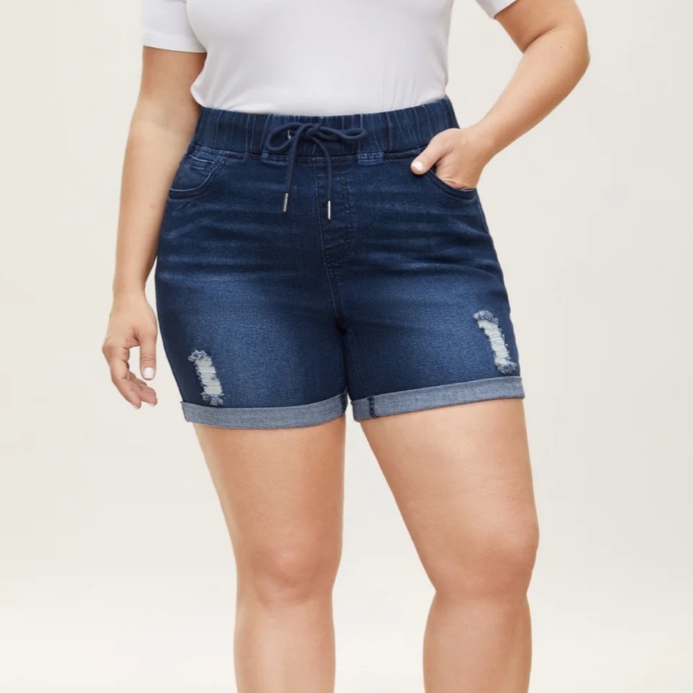 NWT, BloomChic, Distressed Drawstring Roll Hem Denim‎ Shorts, US 10, Indigo